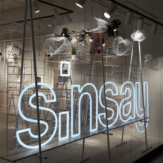 Awyposazenie sklepów Ergostore centra handlowe