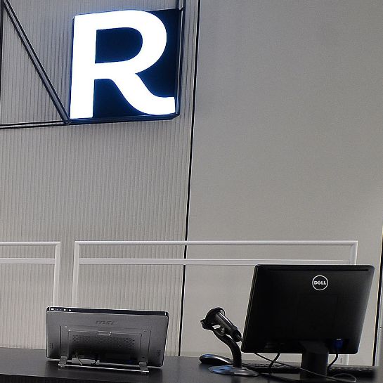 ATrzy sklepy grupy LPP w Centrum Handlowym Platan w Zabrzu przygotowane przez Ergo Store