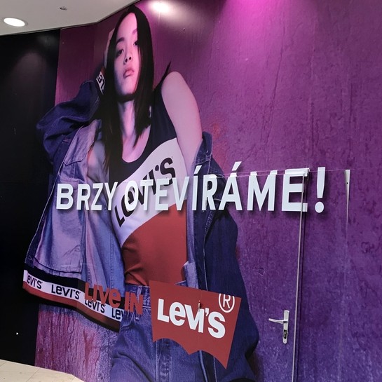 AKolejny sklep Levi’sa w Pradze przygotowany przez Ergo Store