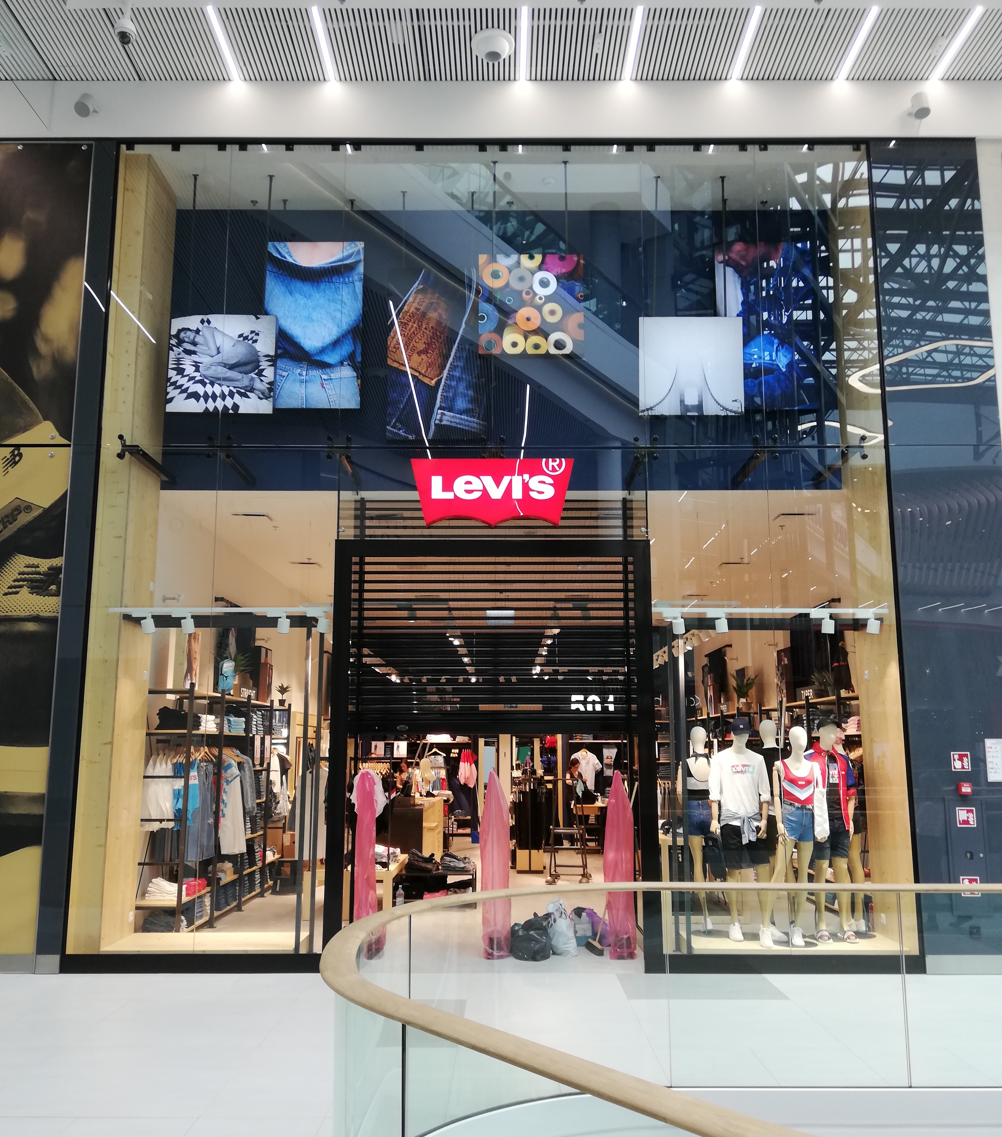 New productions for the Levi's brand in Poland