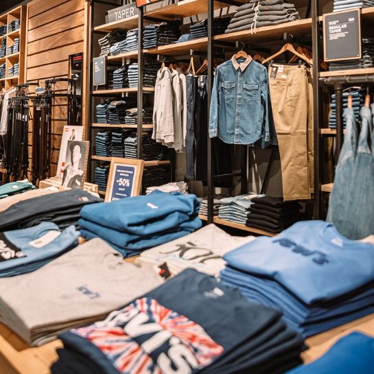 ADziedzictwo i innowacje - jak zmieniały się sklepy Levi's